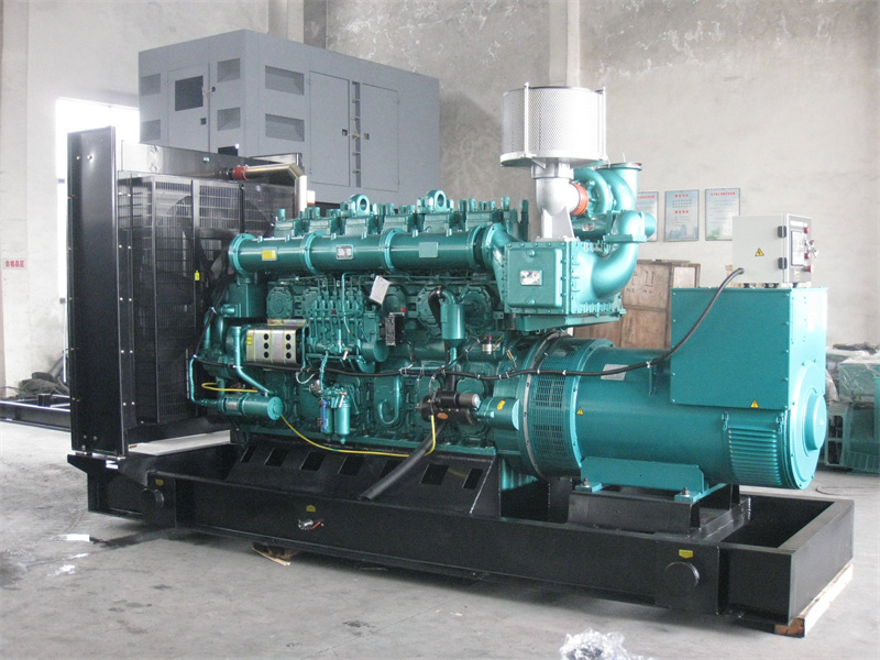 江岸200KW 柴油发电机的油耗是多少？