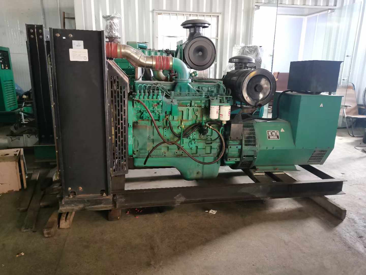 江岸发电机租赁如何确定电缆的承载电流是否在安全范围内？