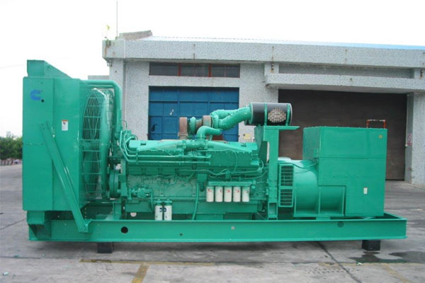 江岸工厂发电机应急发电时如何更准确地检查发电机状态？