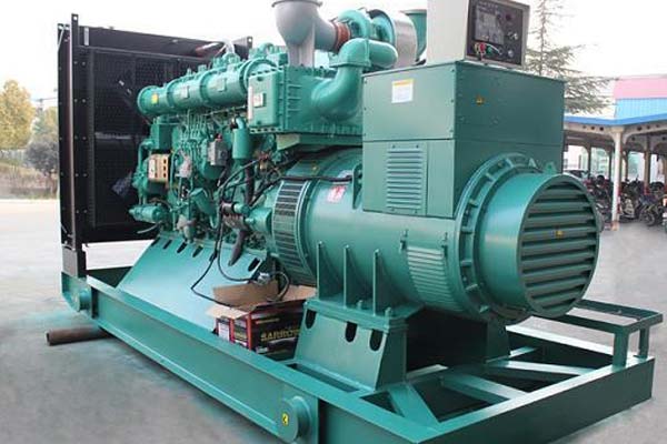 江岸工厂发电机应急发电中如何优化燃油储备管理？